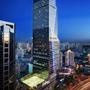 坐落于延安西路旁的上海龙之梦大酒店,是一家将城市美景尽揽眼底的本市豪华五星级酒店.酒店由世界知名建筑师设计并进行内部装帧,由上海长峰酒店管理有限公司管理,同时也是上海著名地标之一.详情请致电(021)